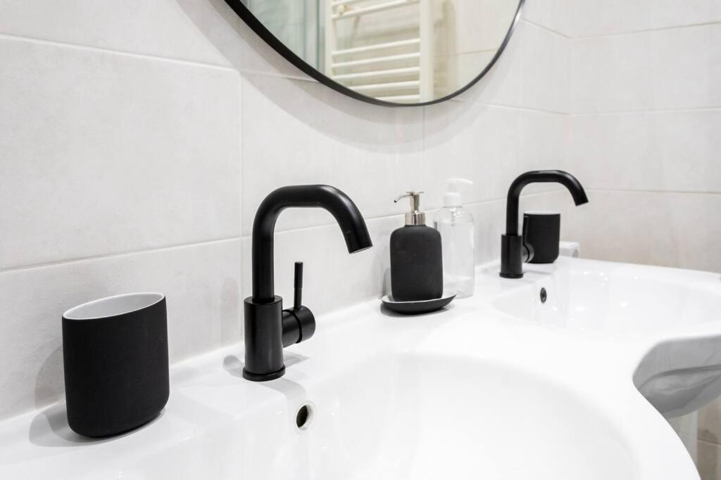 L7 Suite 5Mins Walk Old Town 3 Rooms Ac Wifi Nizza Kültér fotó